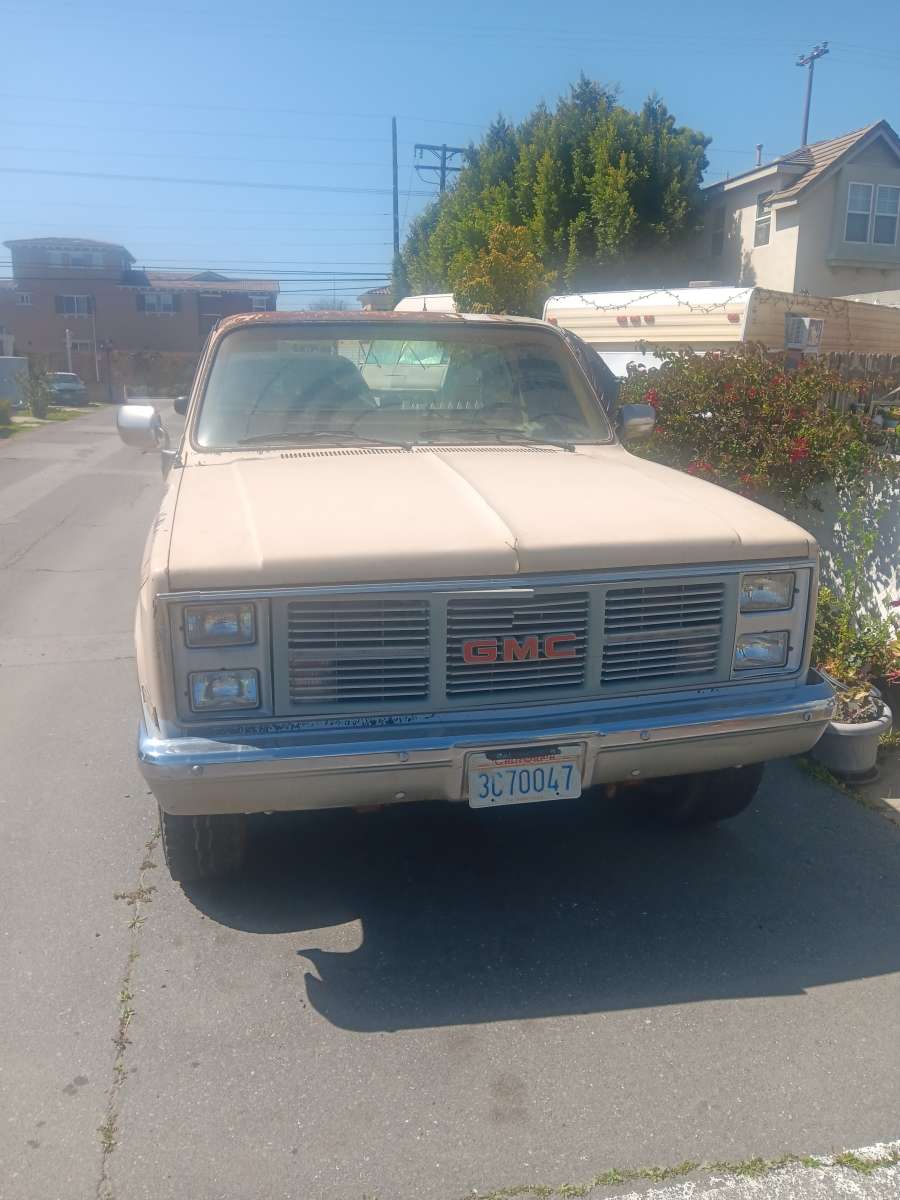1984 GMCsierra classic2500 V8 4x4