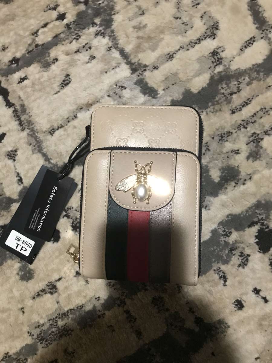 womans crossbody purse