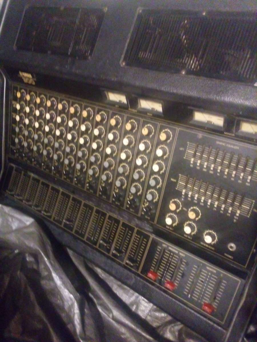 Yamaha 300 studio mixer