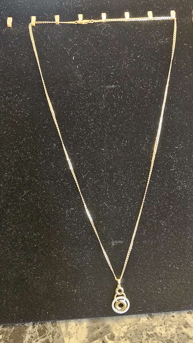 neckless with pedant