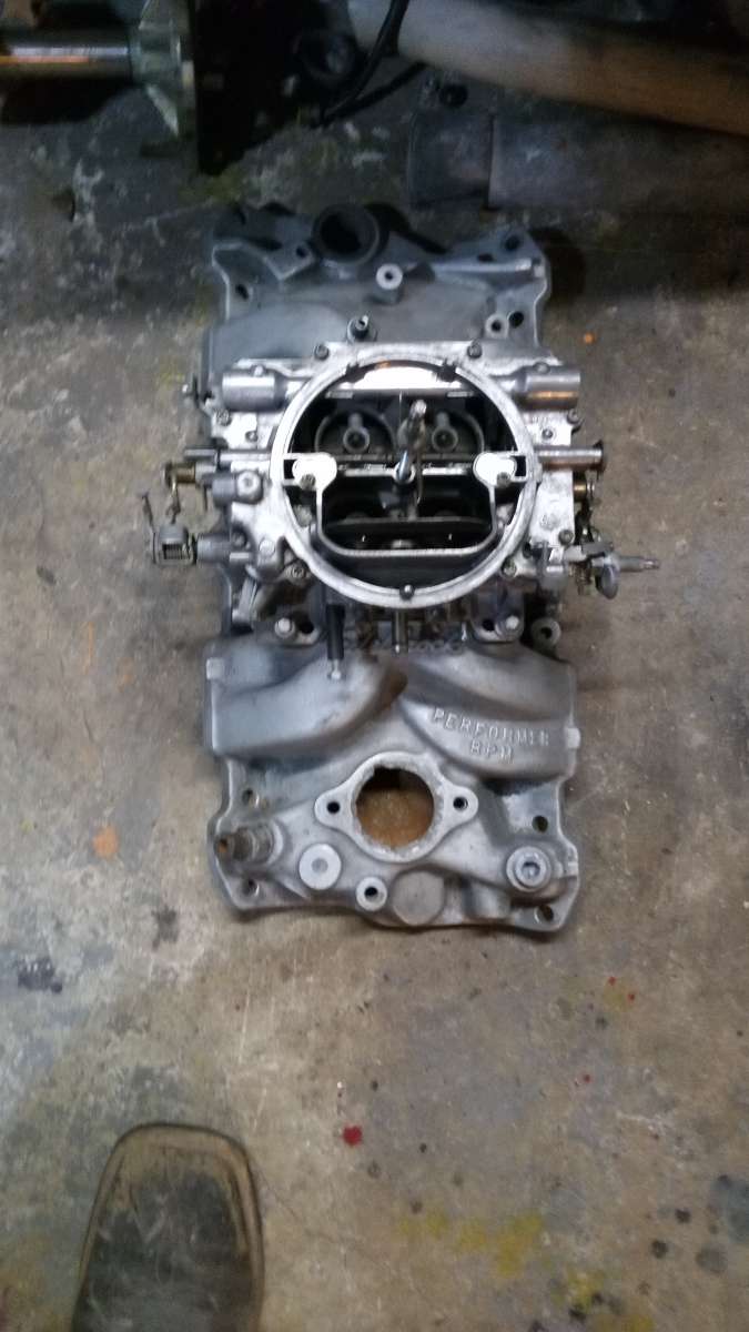 Edelbrock Carb 650 4 high Rise Intake and a 14 breather