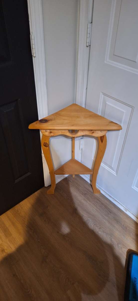 Corner Table