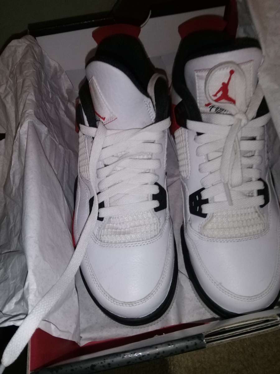 Jordan retro 4s