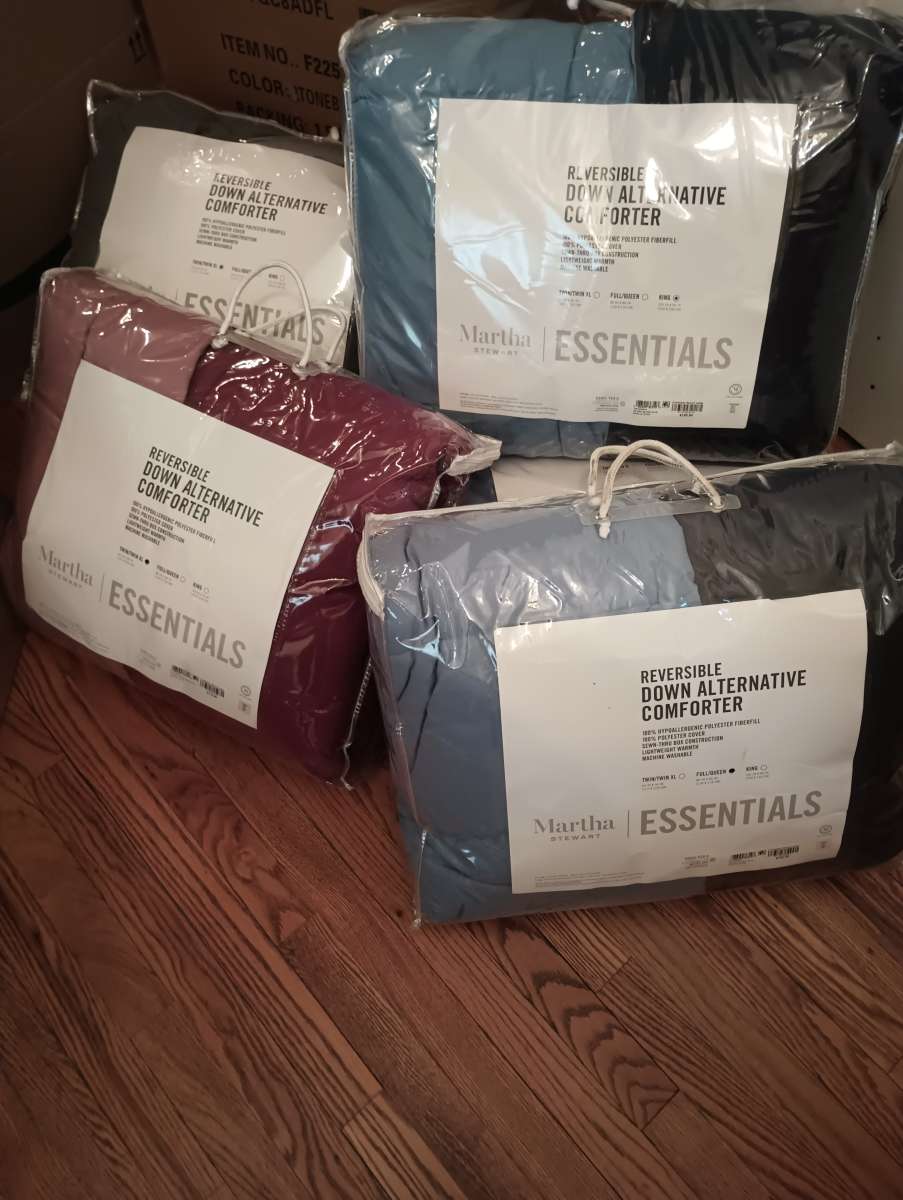 Brand New Down Alternative Comforter Twin Queen King