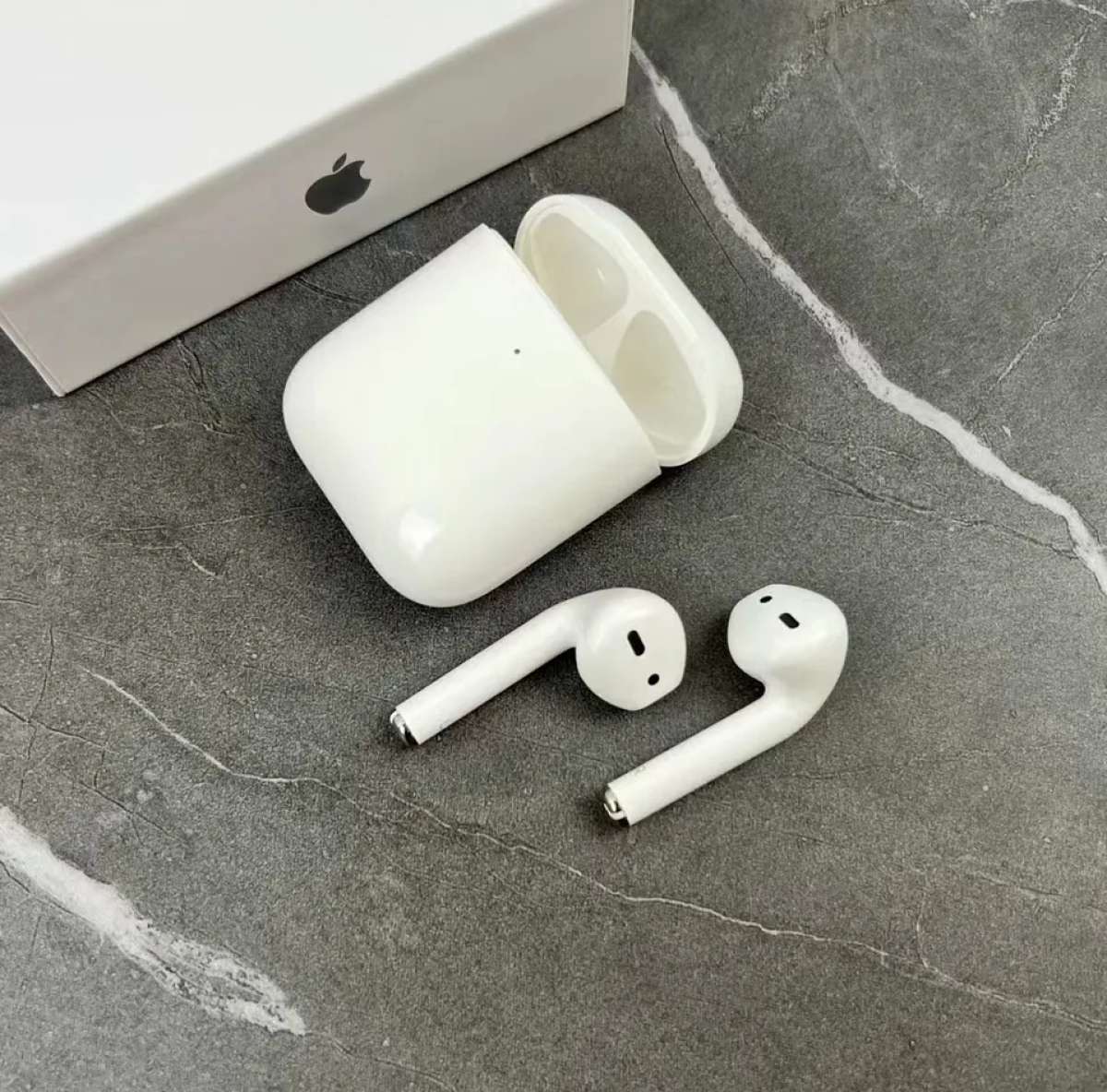 AirPods
