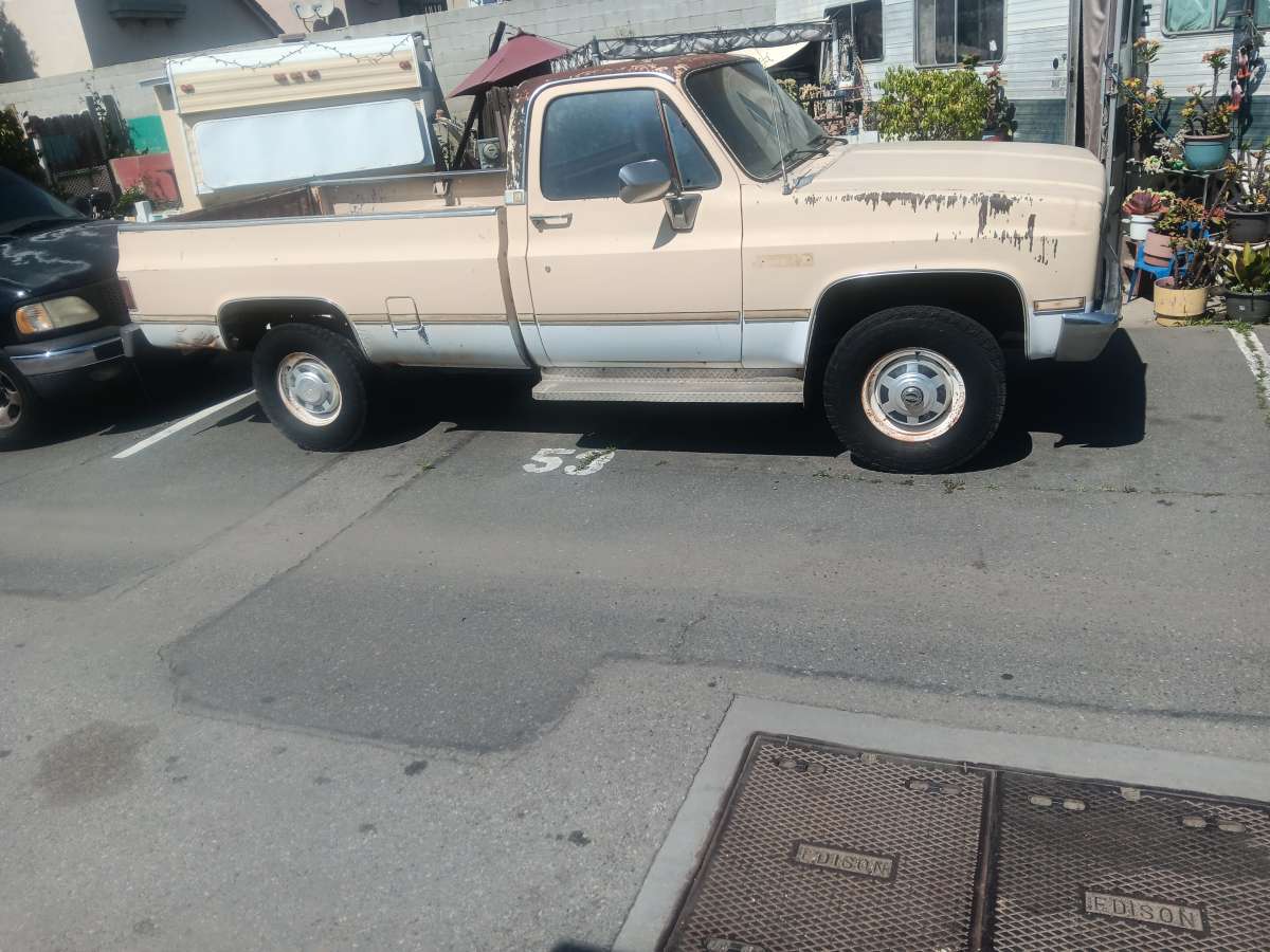 1984 GMCsierra classic2500 V8 4x4