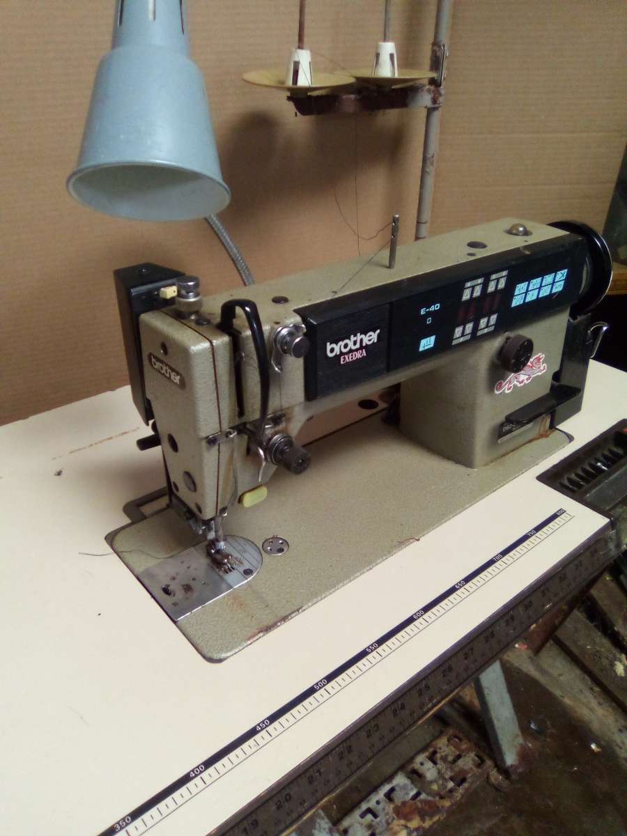 Industrial single needle sewing machine