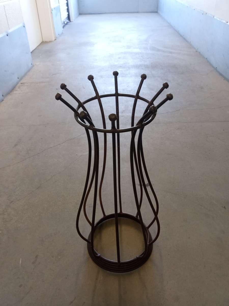 the decorative vase of steel
