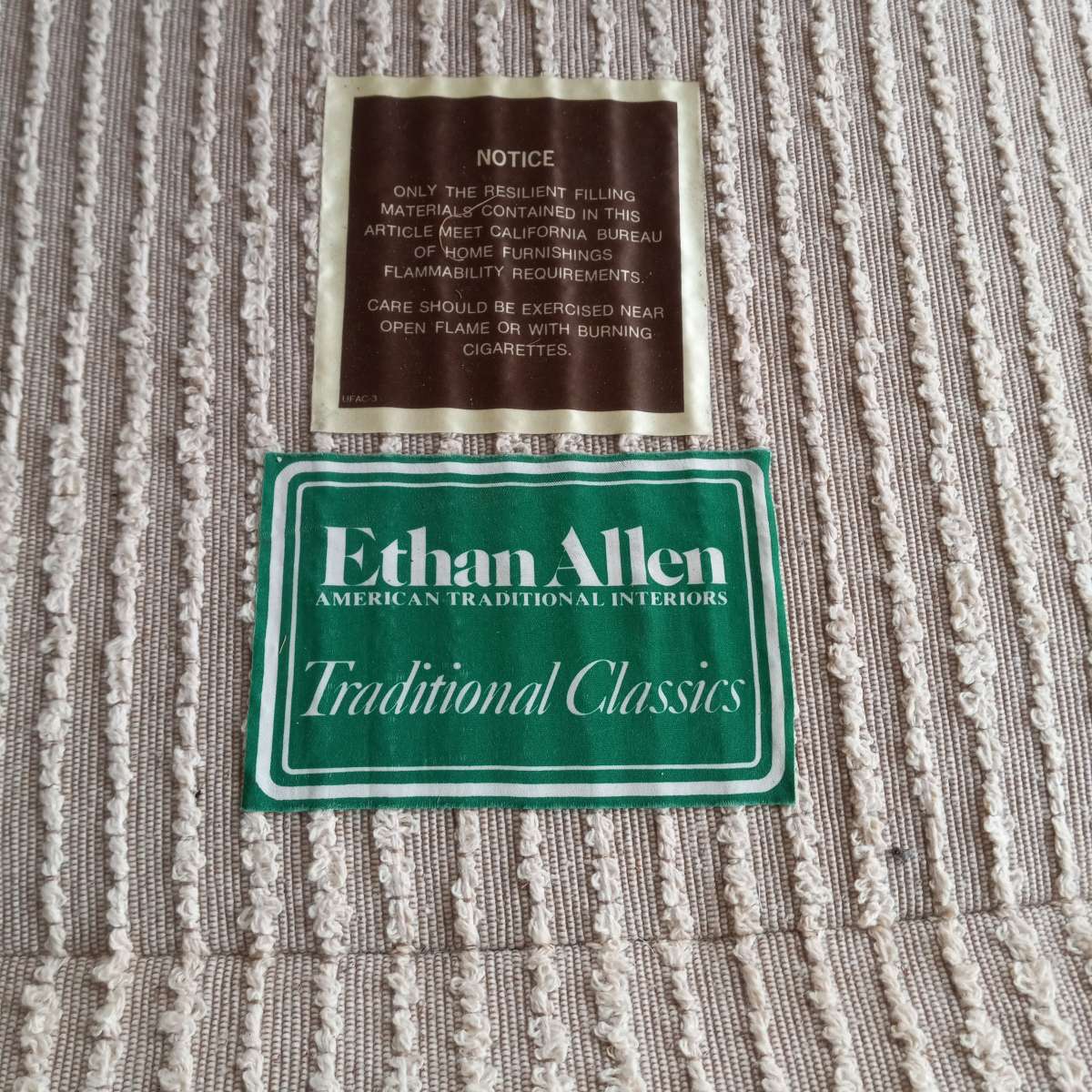 ETHAN ALLEN  LOUNGE CHAIR