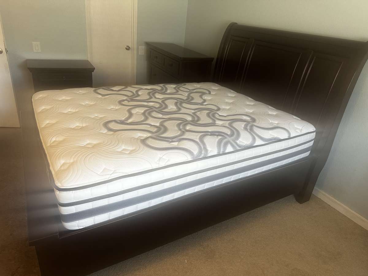 New Ashley 5PCS  Bedroom set