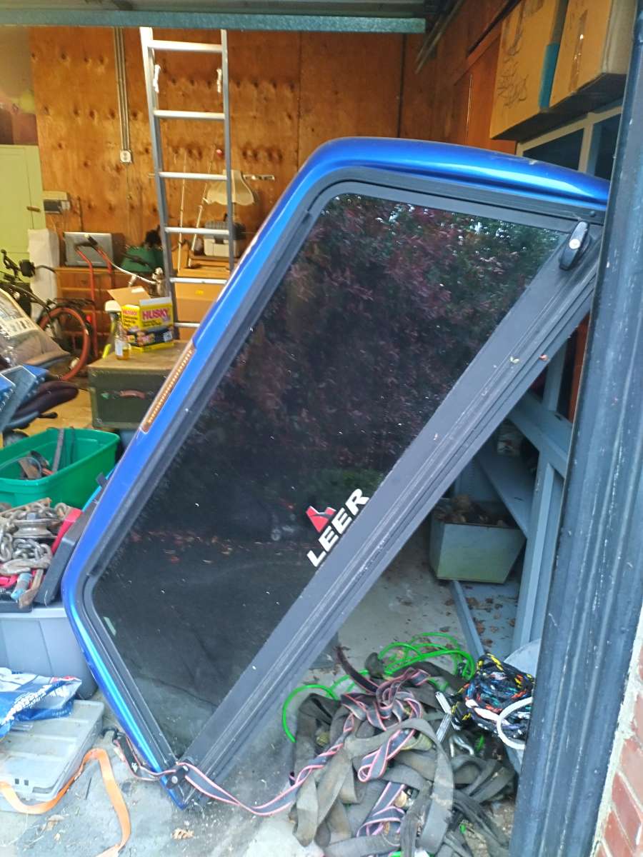 LEER Long bed camper shell