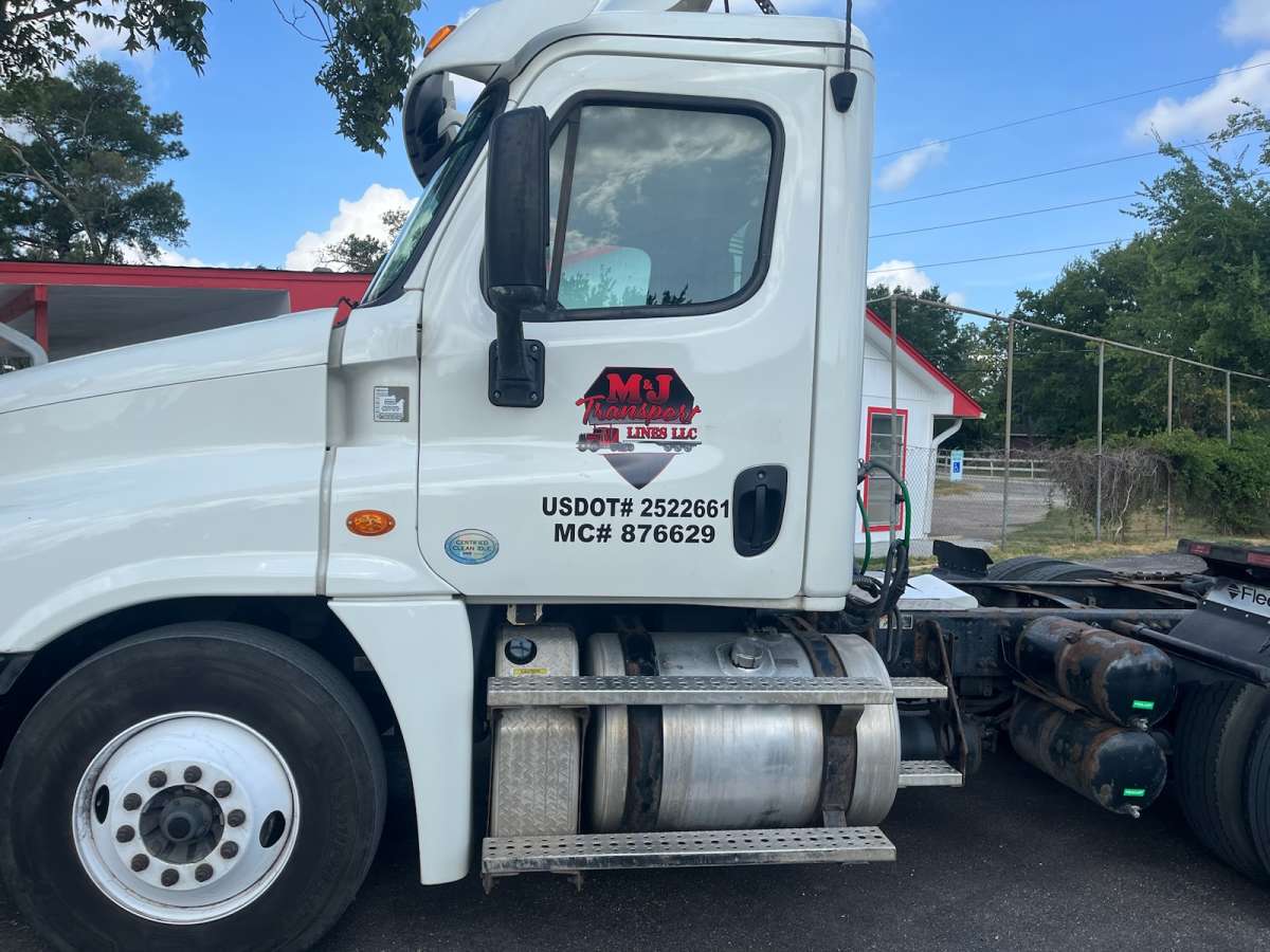 2015 Freight Liner Cascade