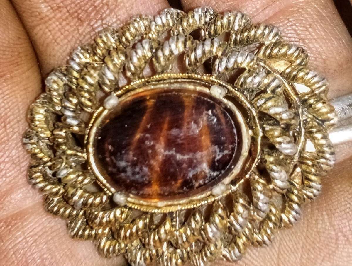 vintage broach with tigers eye glass pendant