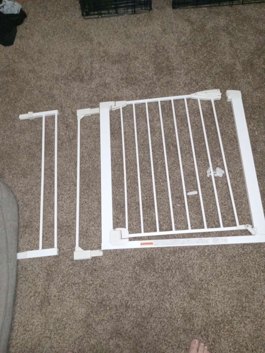 baby gate with swing door