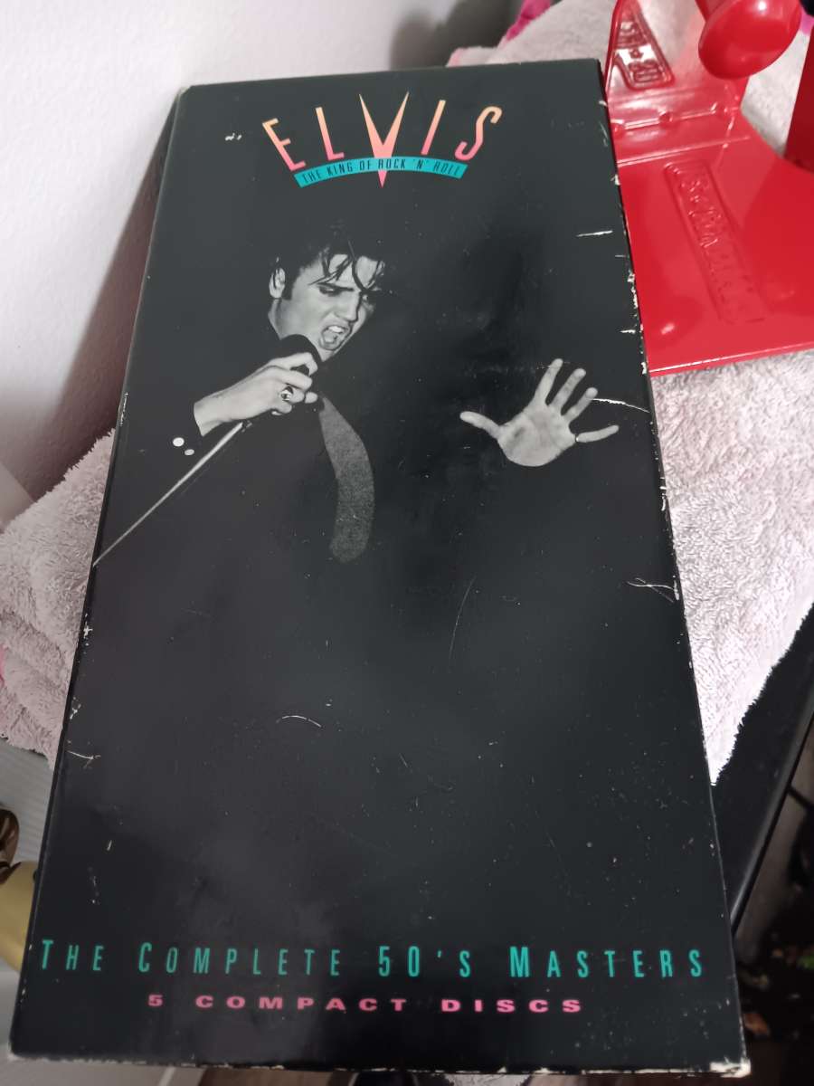 Elvis presley c d box send