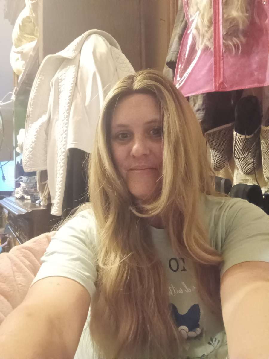 long wavy wig