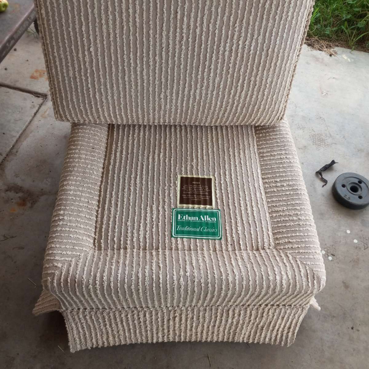 ETHAN ALLEN  LOUNGE CHAIR