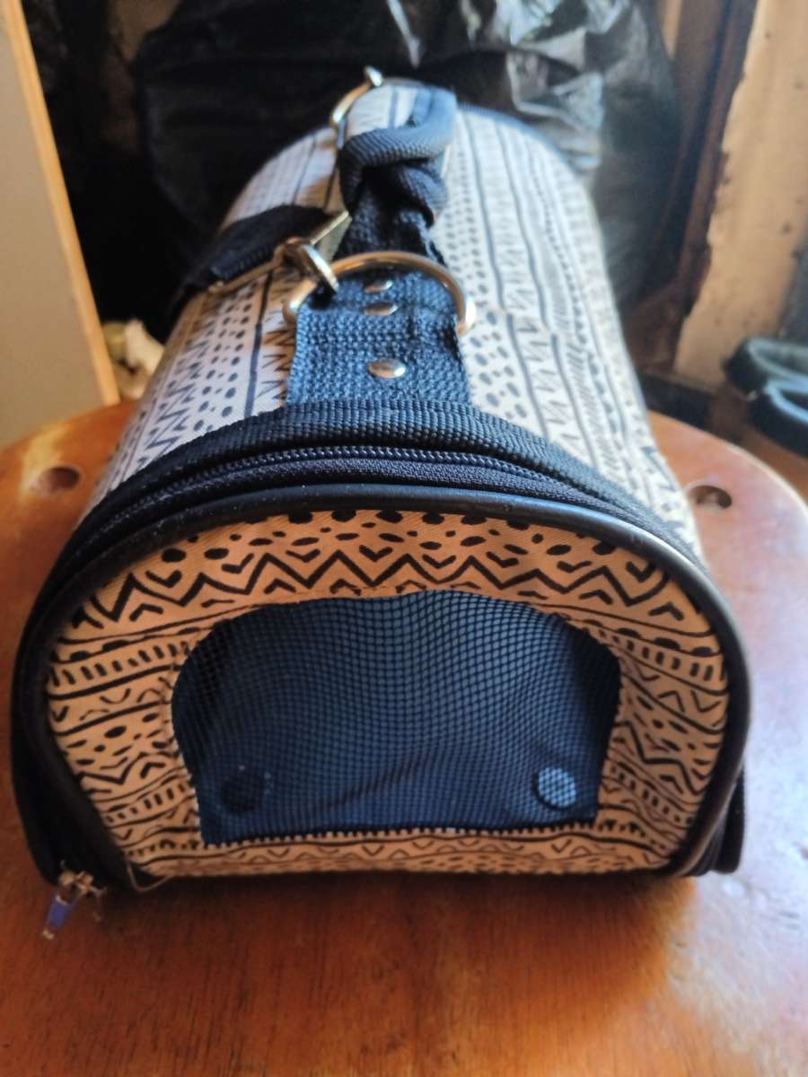 advantage pet carrier bag like contour