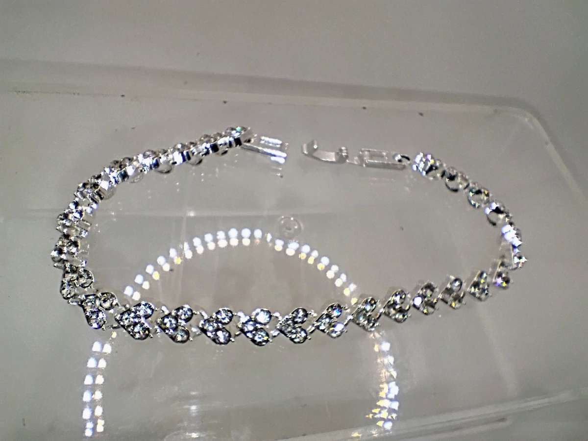 Rhinestone bracelet and earrings sey