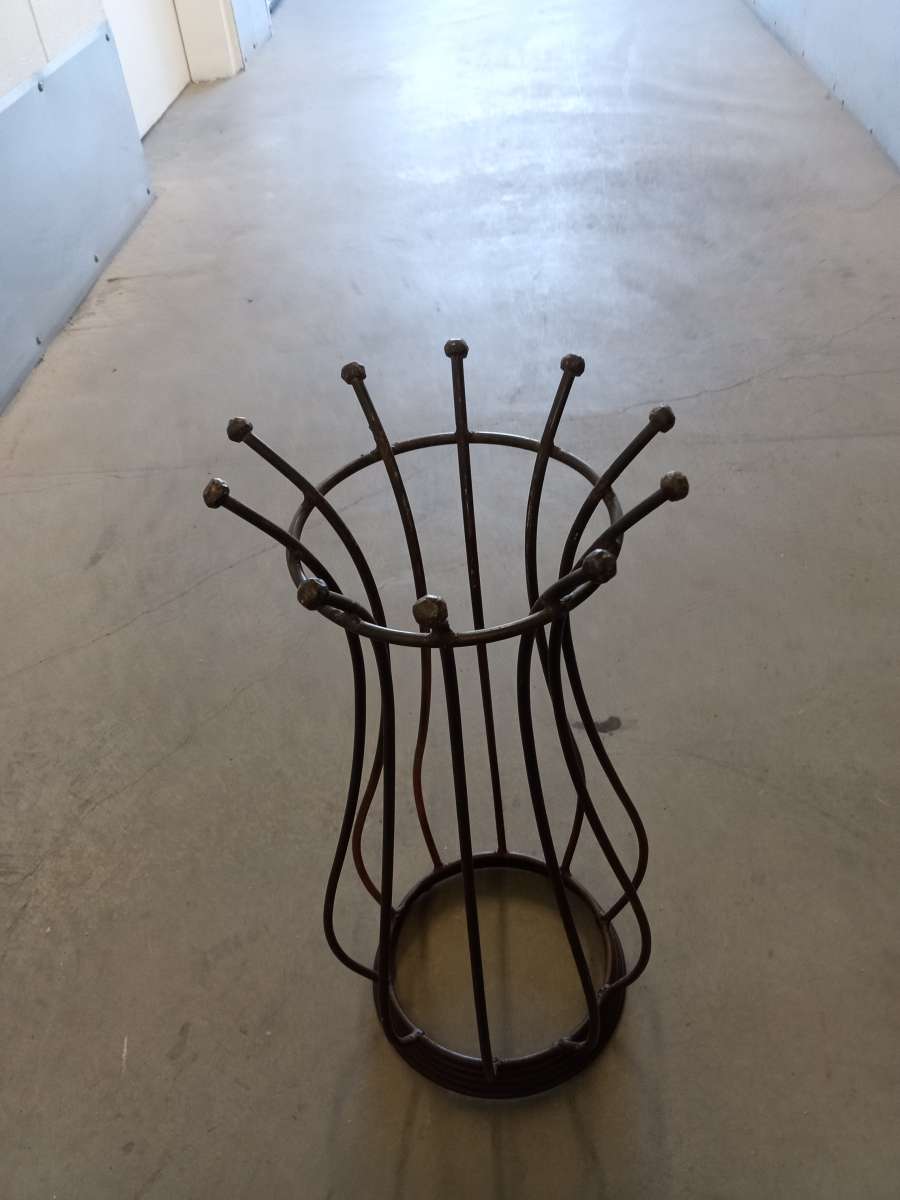 the decorative vase of steel