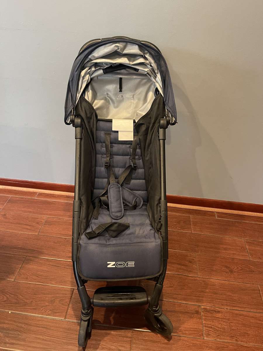 Zoe lightweight stroller
