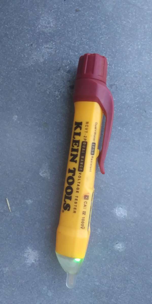 Klein Tools Dual Range Voltage Tester