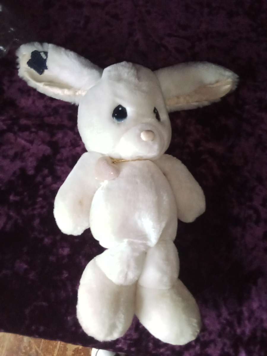 1935 Prescious moments rabbit