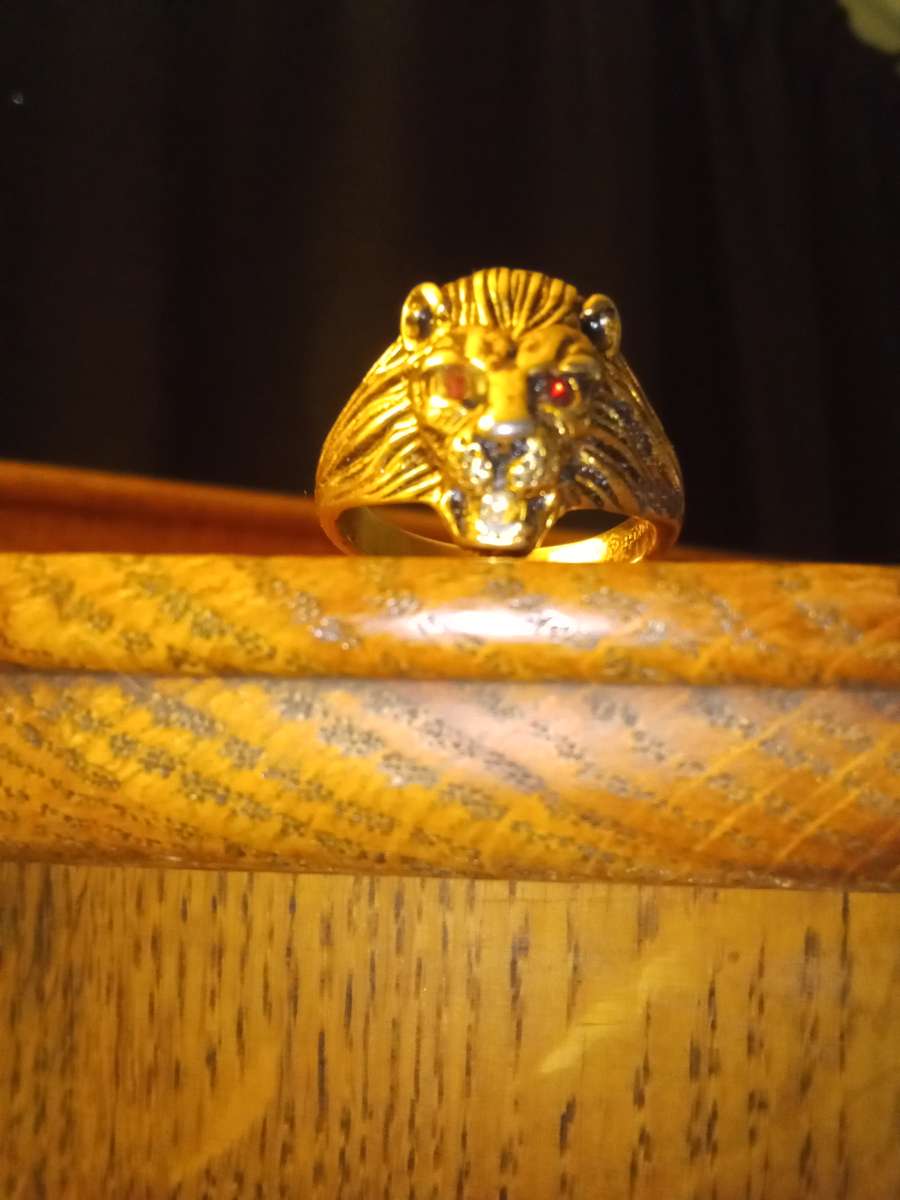 man gold lion ring