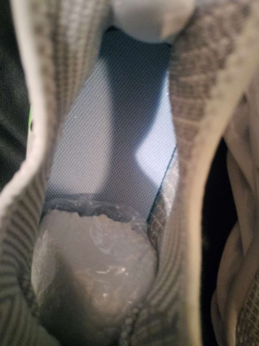 Ivory LT Damp Sneakers Size 9 Mens  Jogging Arcade Park