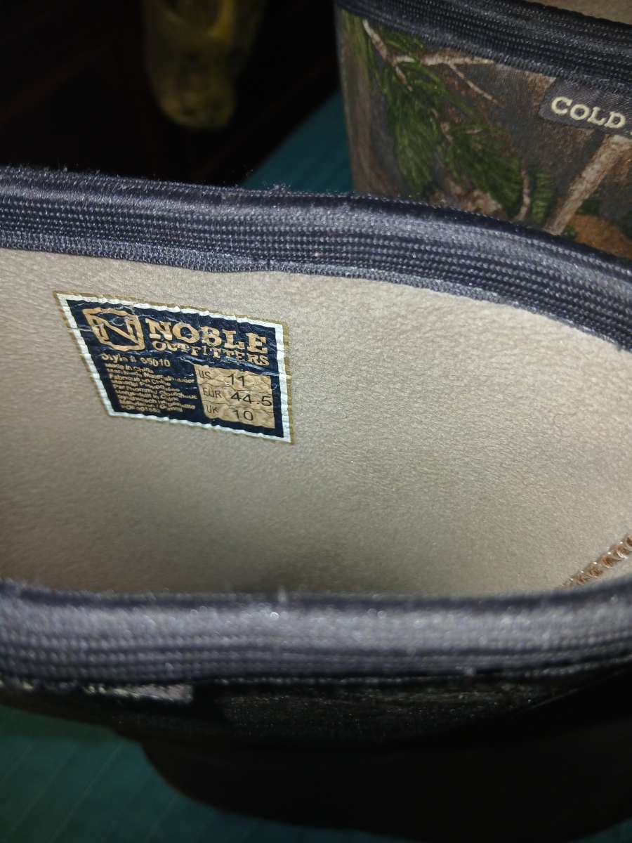 Mens camo rubber boots