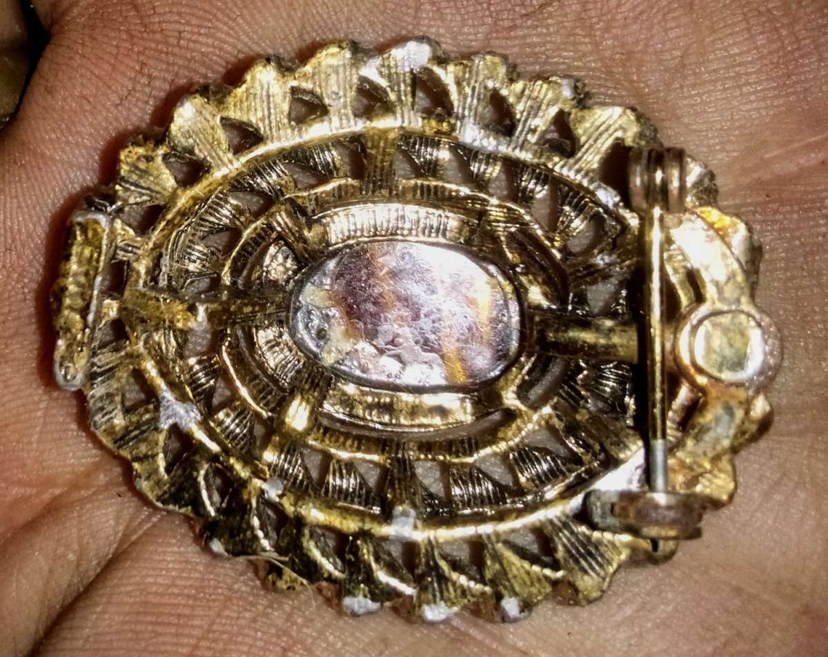 vintage broach with tigers eye glass pendant