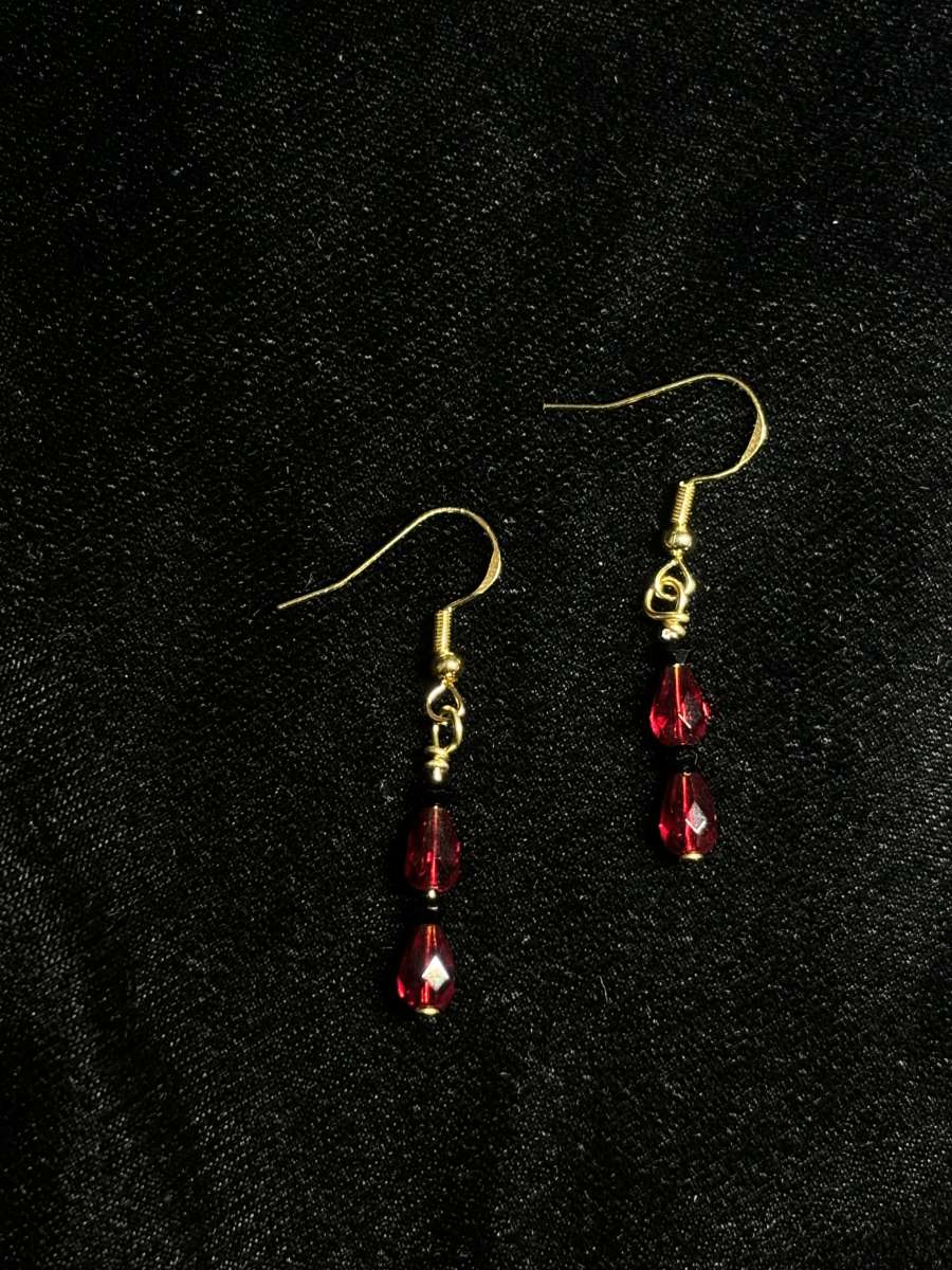 Arctic moon earrings in gold