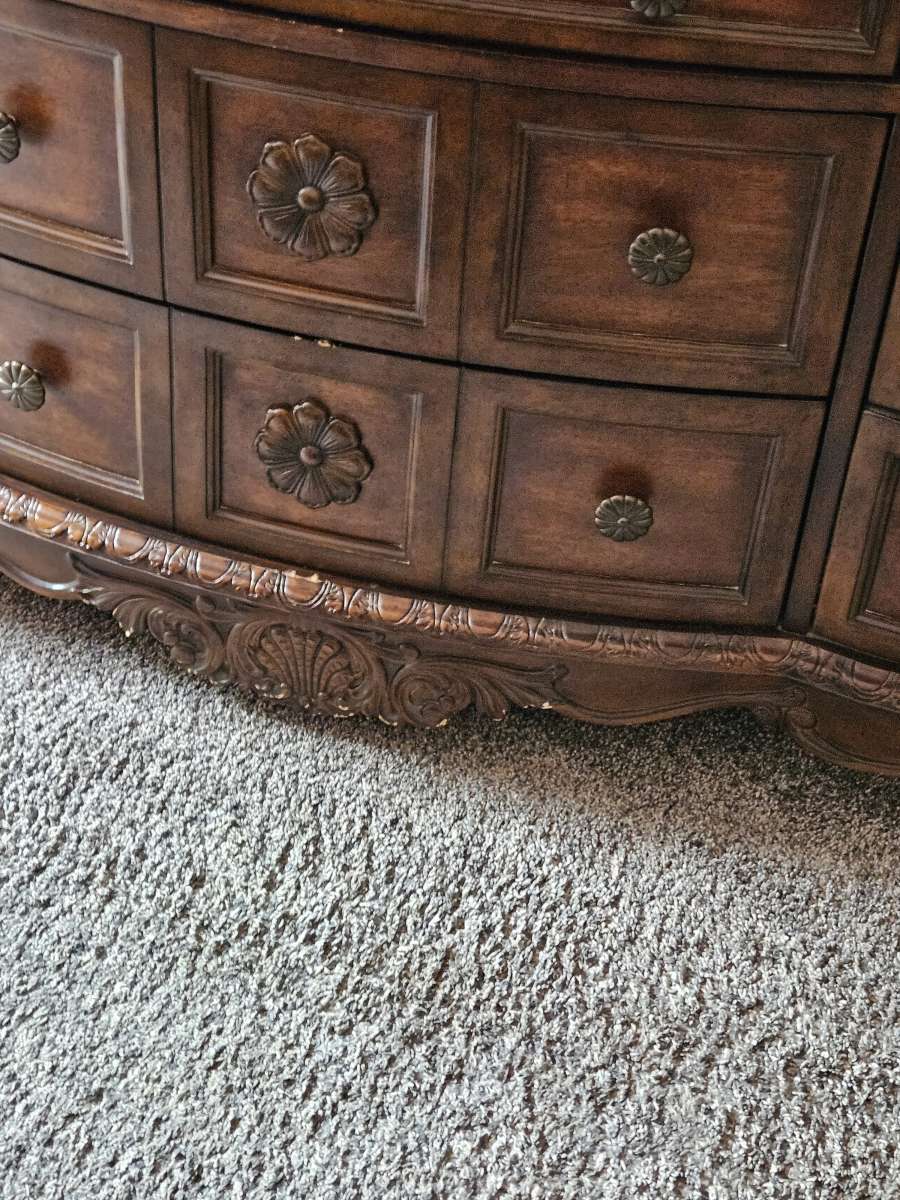 Northshore Marble Top 7pc King Bedroom Set by Ashley Furnitu