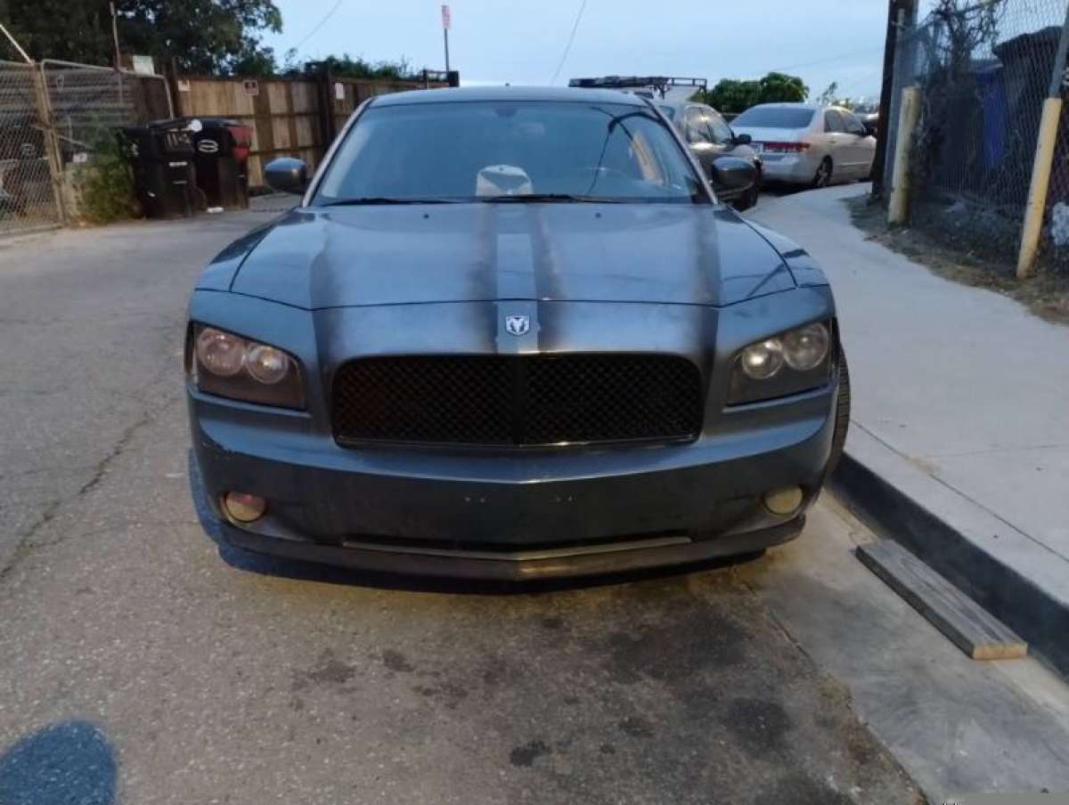Dodge Charger 06