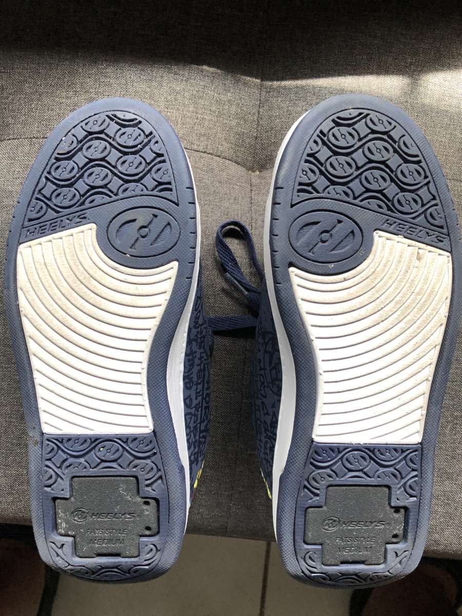 Size 5 The Simpsons X Heelys