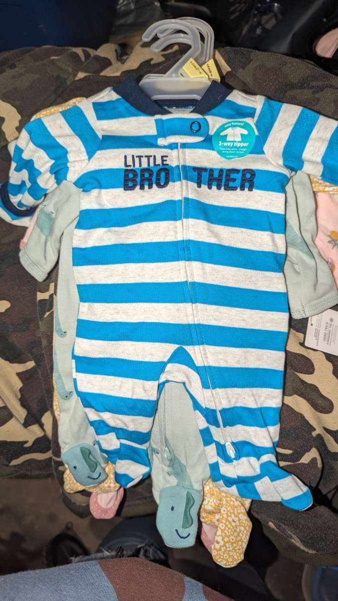 newborn baby clothes