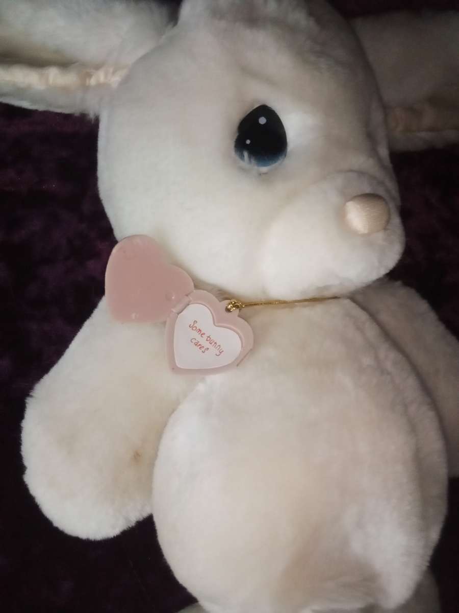 1935 Prescious moments rabbit