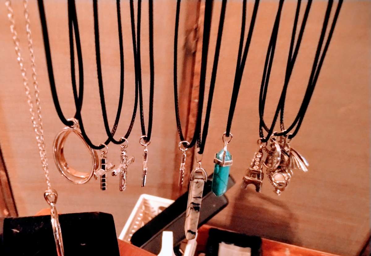 Men womens rings wedding ring sets Necklaces and earings