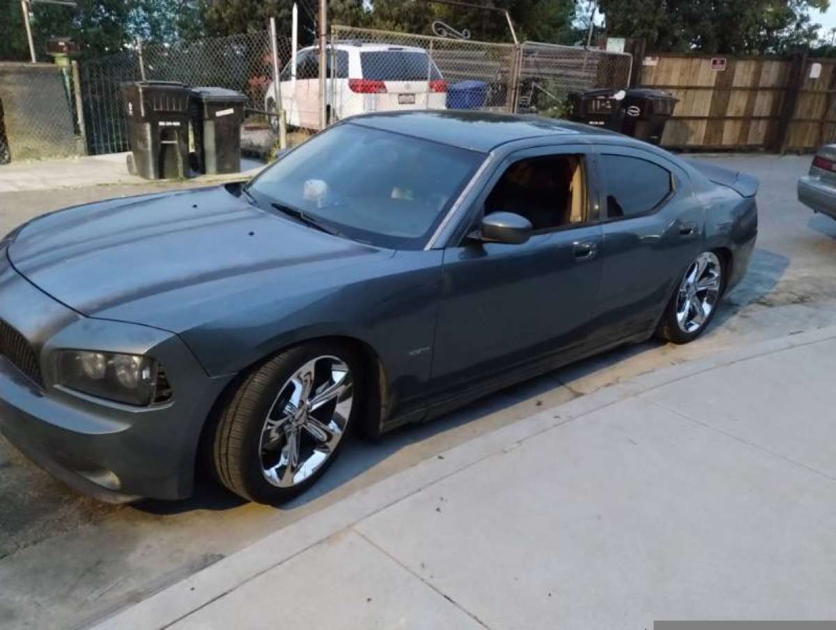 Dodge Charger 06