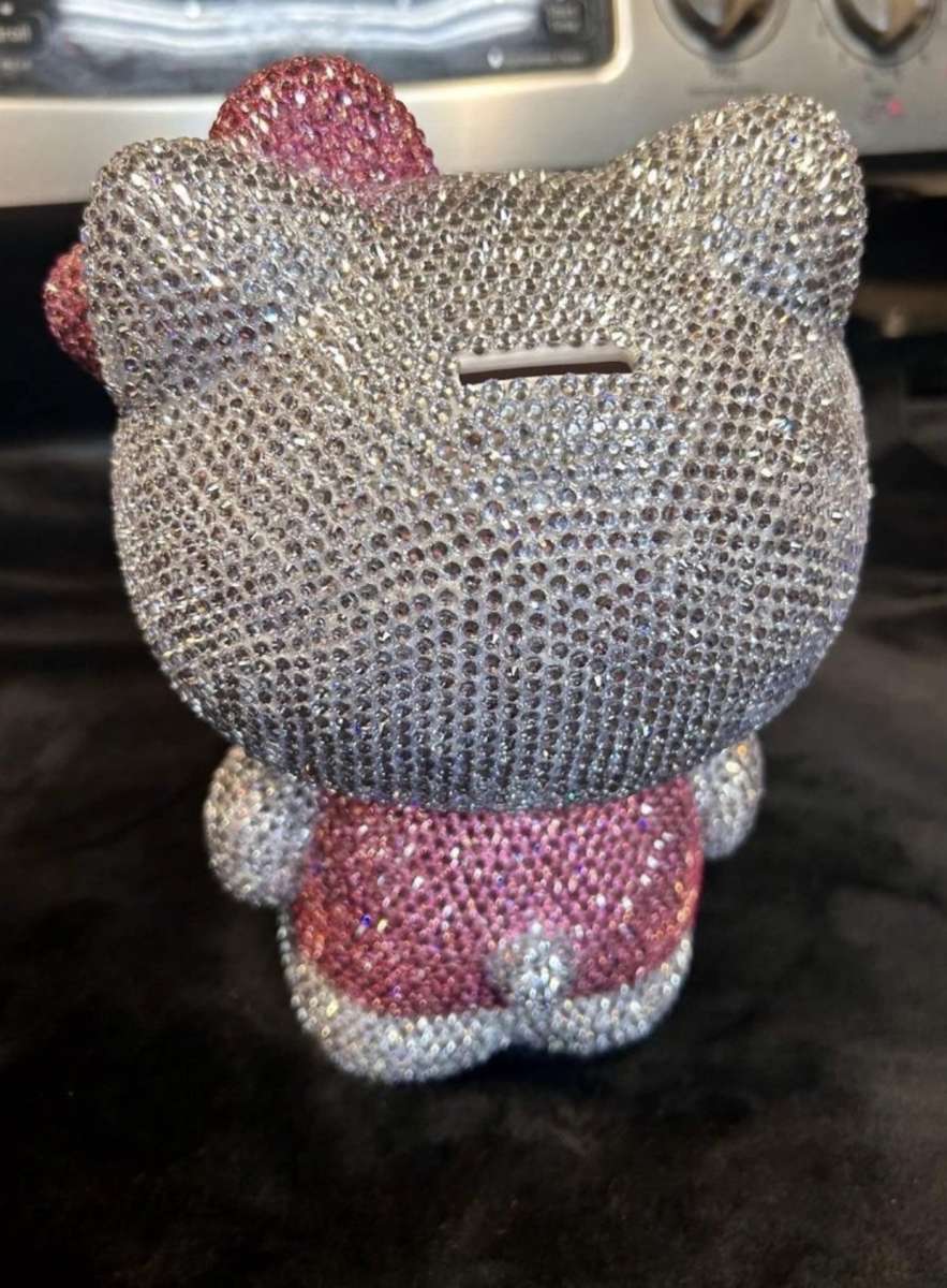 Hello Kitty Bank