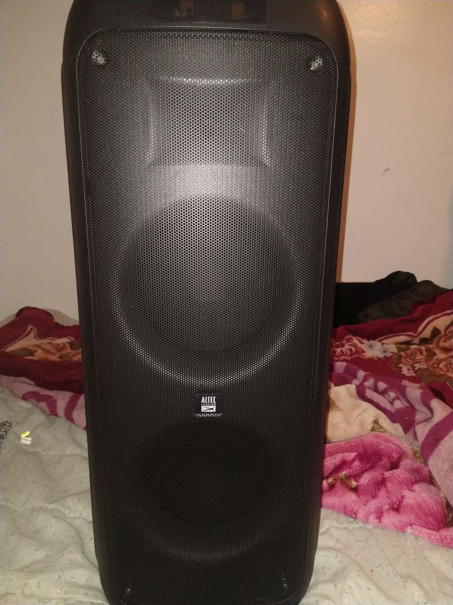 Altec lansing Bluetooth powered speaker
