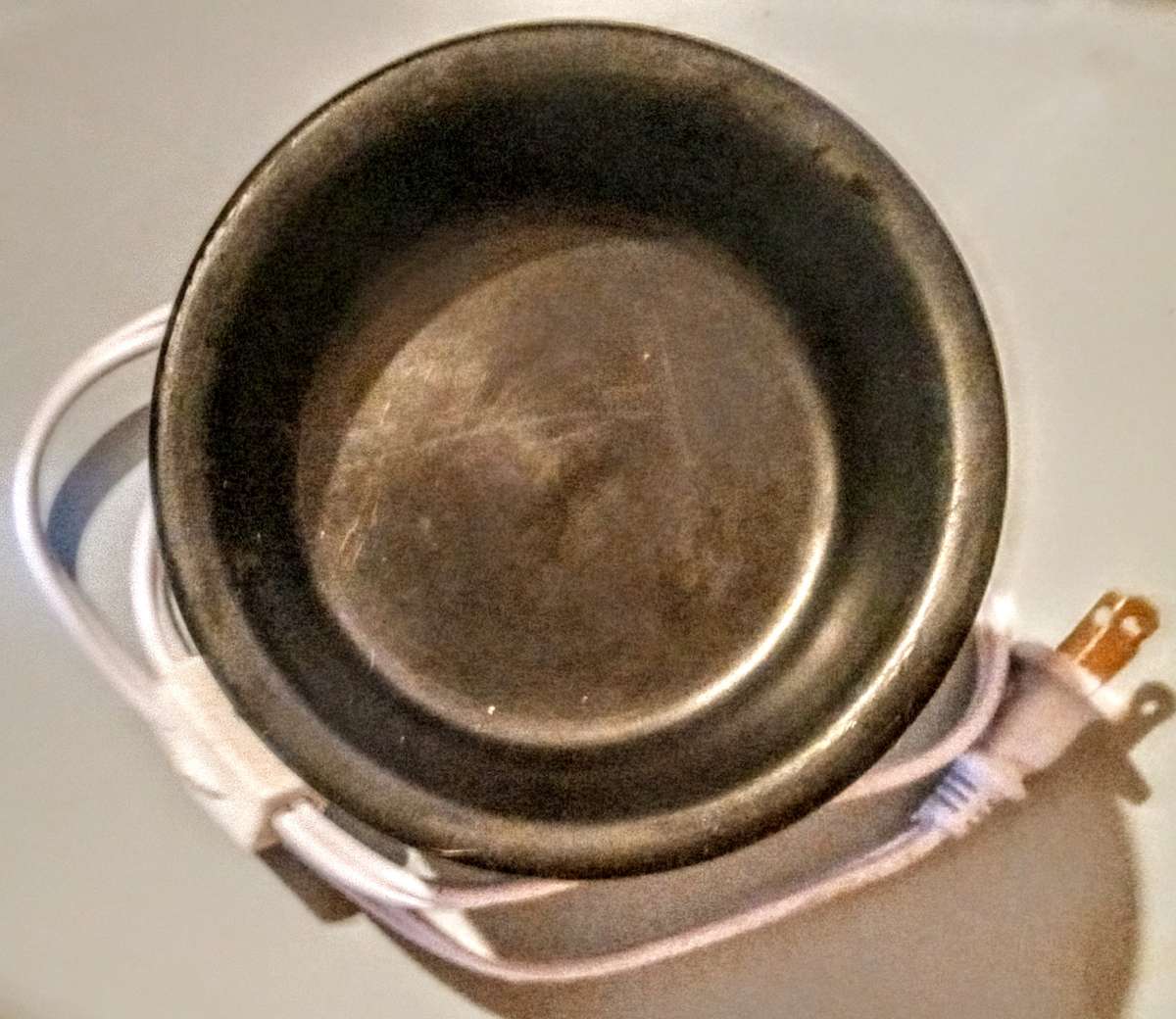 Black Wax Warmer with White Plug