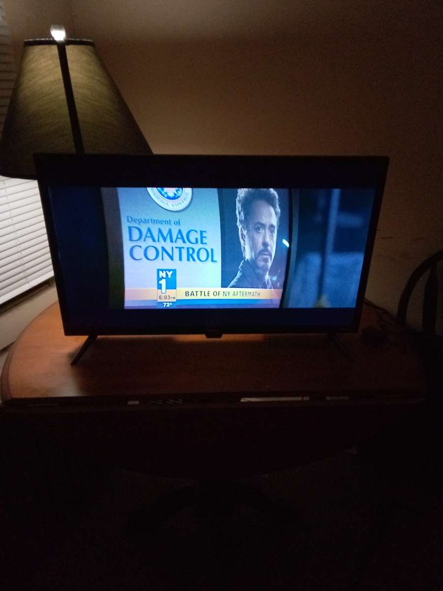 ONN ROKU TV 32 INCH