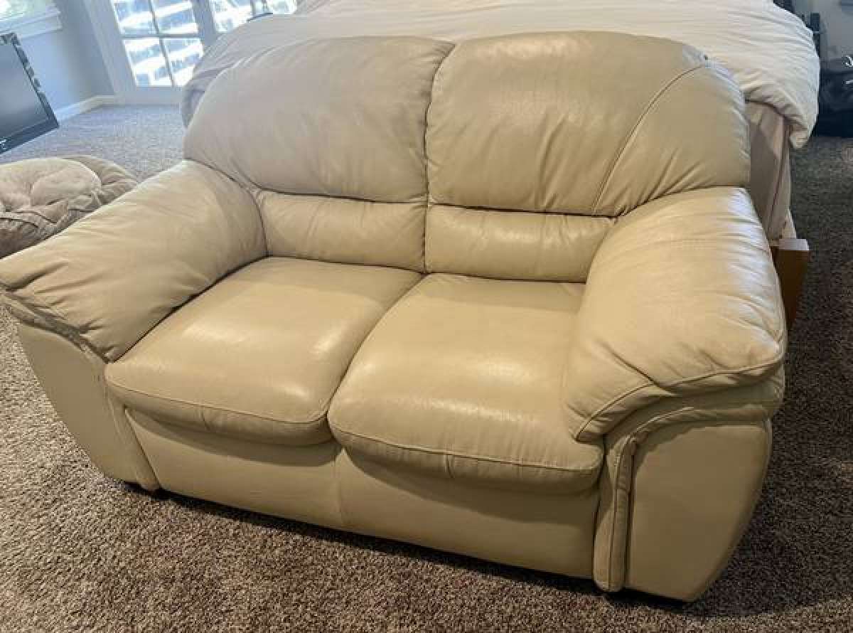 Beautiful Leather Love Seat
