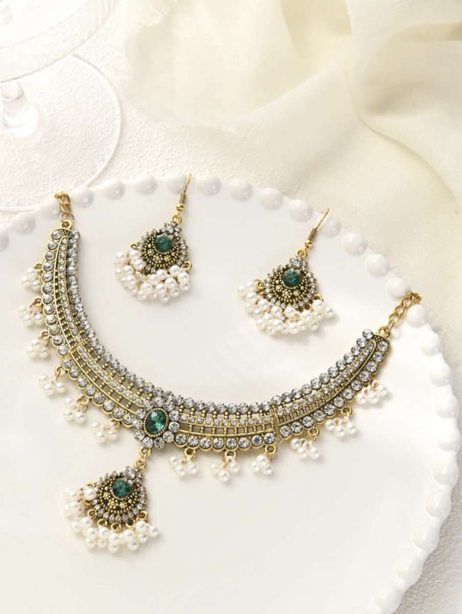 3pcs Retro Rhinestone  Zinc Alloy PendantNecklace  Earrings