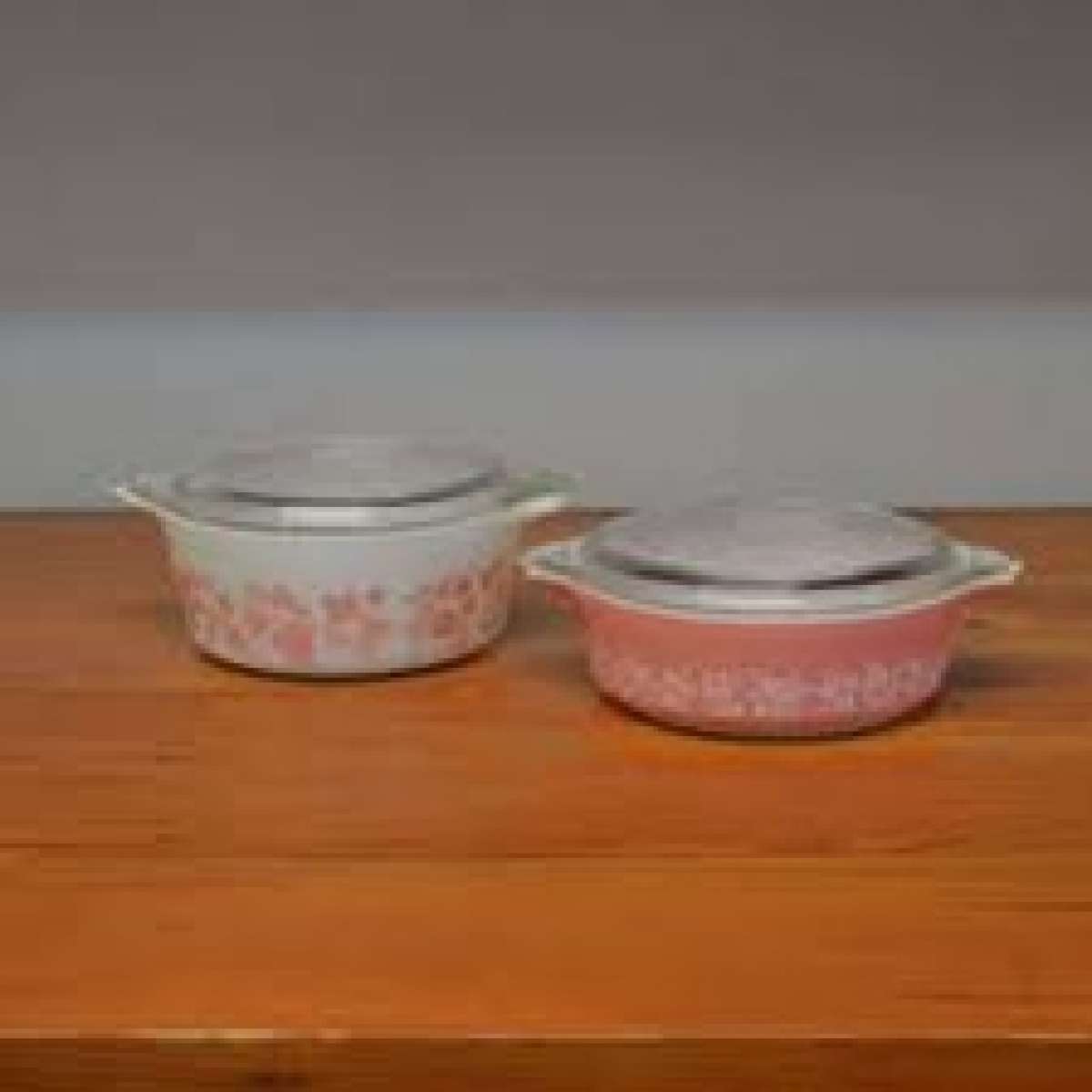 Pink Pyrex vintage bowls and casserole dishes set