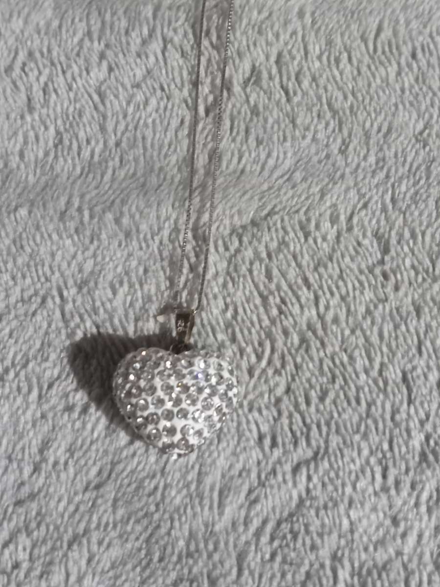 micro puffed heart pendant