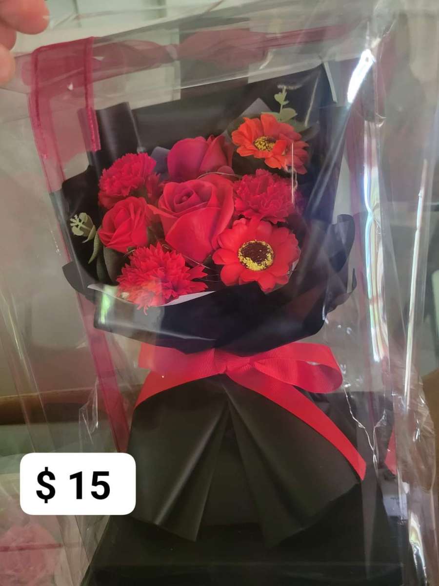 are areiglos de flores  artificial  muy bonitos