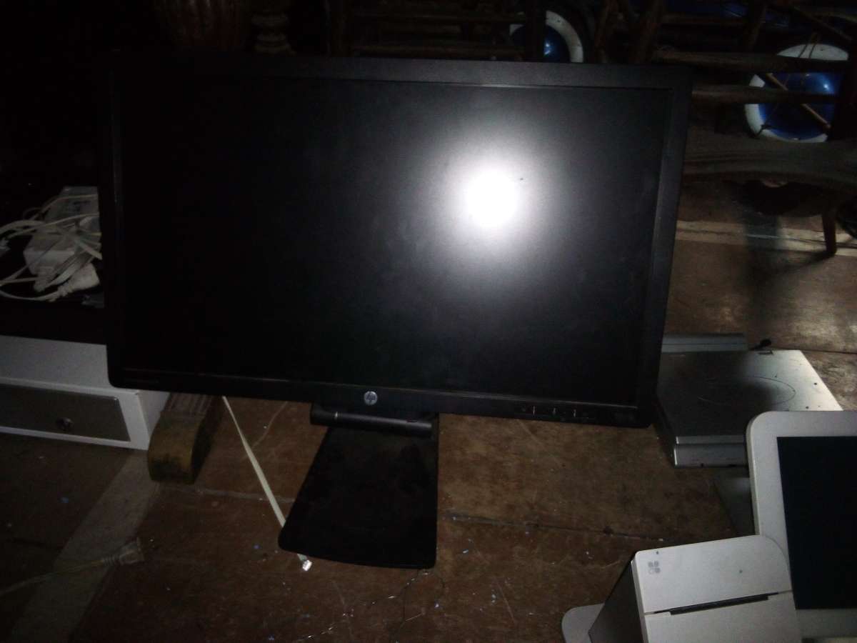 HP computer monitor