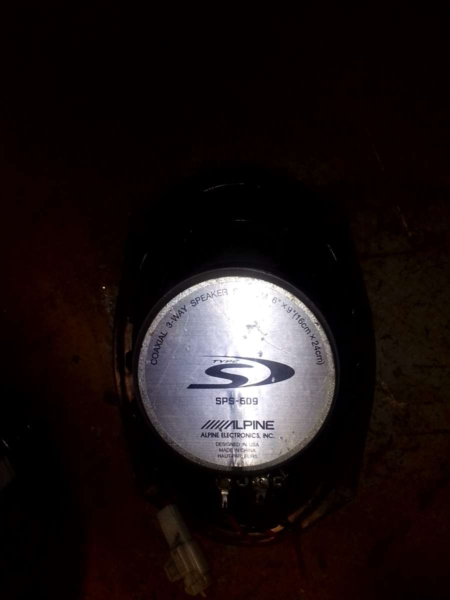 JVC CD car radio w 2 Alpine 6 by 9